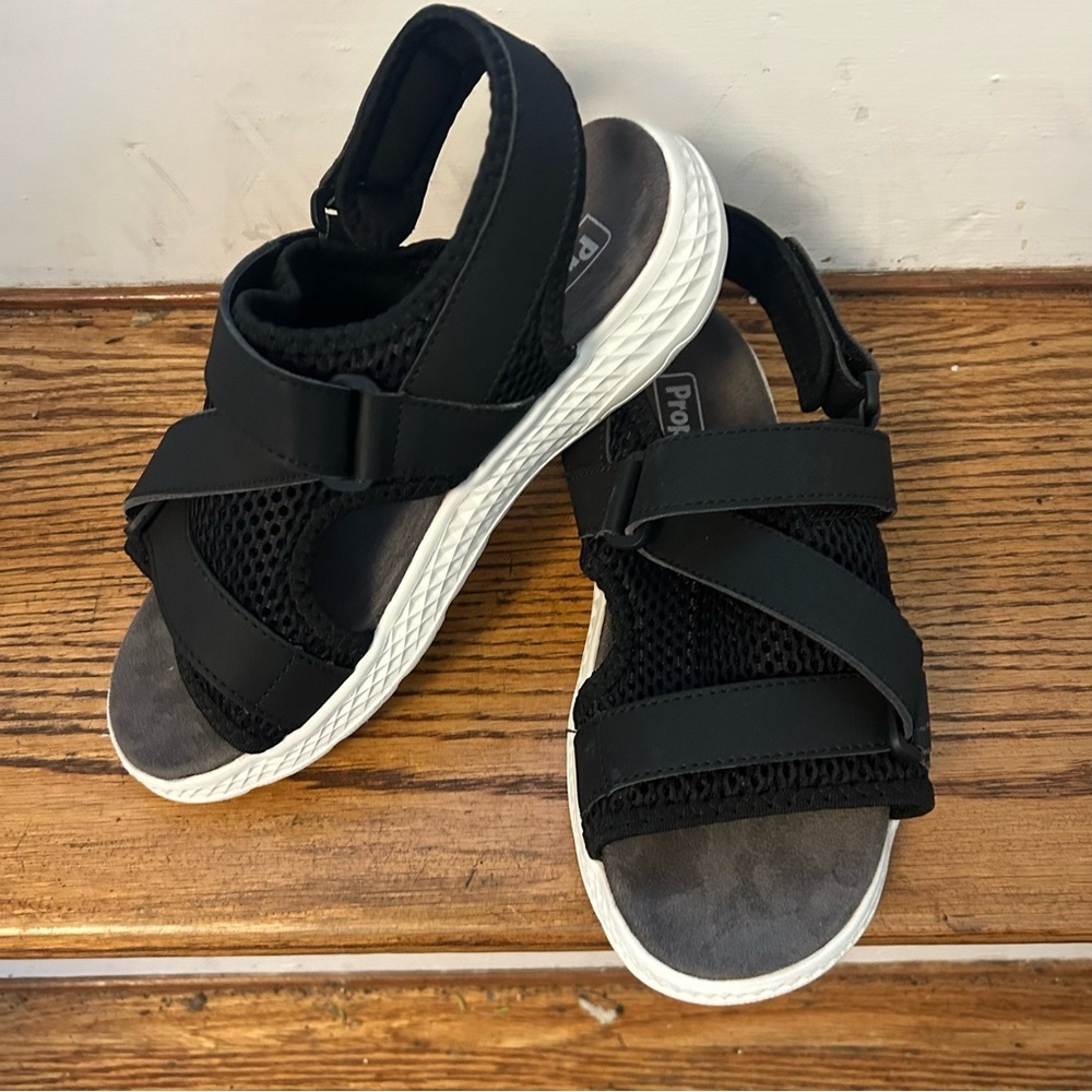 Propet TravelActiv Sport Sandals Black Women’s 7.5 NWOT Comfort Adjustable - Picture 2 of 8